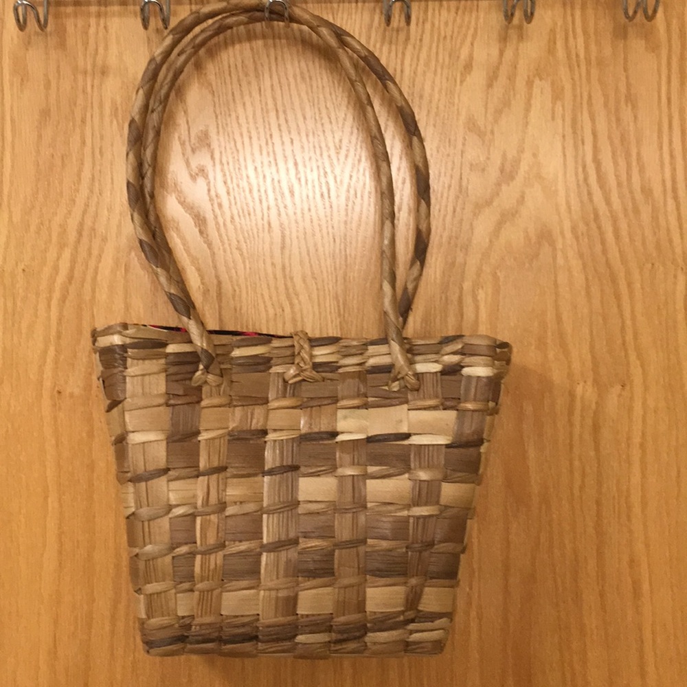 Straw Purse - Picture 2 of 3